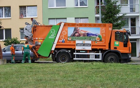 Představa radnice Prahy 1 je taková, že podnikatel prostřednictvím aplikace vyšle dispečinku zprávu, kolik a jaký odpad na určitém místě odložil. Ilustrační snímek.