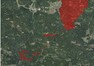 Mapa vykáceného území na Ptačím potoce. Červeně je vyznačena vzdálenost k lesům města Kašperské hory. To oficiálně požádalo správu o zásah proti kůrovci. Správa zásah vysvětlovala tím, že lesy jsou blíže než jeden kilometr a ona musí zasáhnout, aby nedošlo k poškození cizího majetku. 