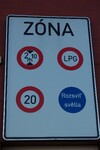 Dopravní značka ZÓNA.