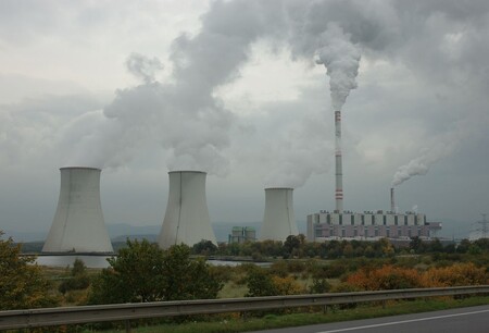 Podle EPS by měl mít Nejvyšší kontrolní úřad možnost sledovat hospodaření ČEZu. Na snímku uhelná elektrárna Prunéřov.