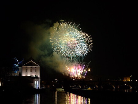 K novoročním oslavám patří ohňostroj i gratualce K novoročním oslavám patří ohňostroj i gratualce