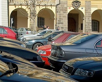 Parkování na pražském Malostranském náměstí je již minulostí.