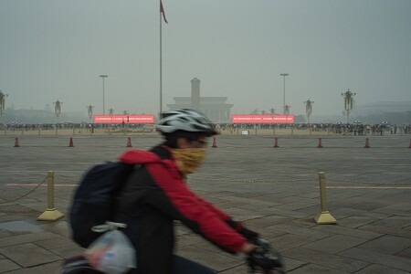 Čína snižuje emise, ale pomalu. Ilustrační snímek Peking