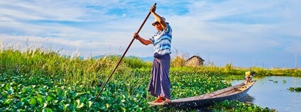Plovoucí farma v Myanmaru Foto: Depositphotos