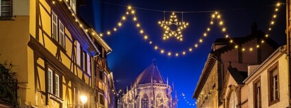 Vánoční světelná výzdoba v Alsasku Foto: Depositphotos