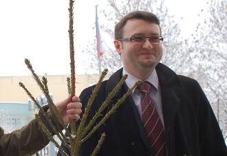 Ještě před týdnem se Pavel Drobil s dobrou náladou účastnil zahájení prodeje šetrných Vánočních stromků před MŽP, nyní na ministerstvu končí.