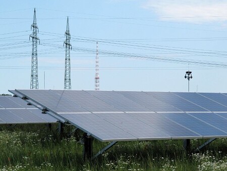 V Libereckém kraji byly ještě v roce 2011 největším alternativním zdrojem elektrické energie vodní elektrárny. Dnes jsou to fotovoltaické panely.