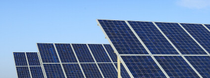 Fotovoltaická elektrárna Foto: asharkyu Shutterstock