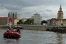 Greenpeace ČR se právě vydávají zjistit, co jde do Vltavy z pražských domácností.