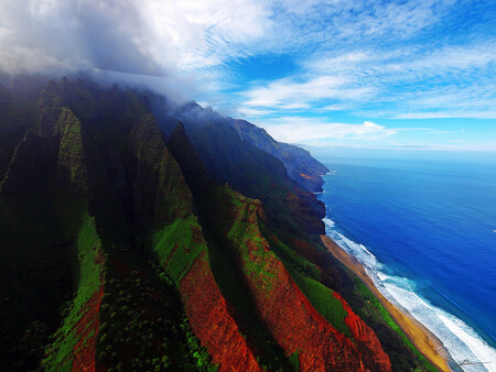 „Na starších ostrovech, například na Kauai nebo Oahu, a také na čtyřech dnes rozdělených ostrovech, které kdysi byli jedním ostrovem Maui Nui, je většina sledovaných skupin v dlouhodobém evolučním propadu,“ říká Marshall. Na ilustračním snímku ostrov Kauai.