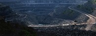 Povrchový důl uhlí v Indii