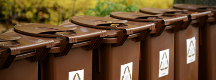 Hnědé kontejnery na bioopad Foto: Aleksandar Mijatovic / Shutterstock