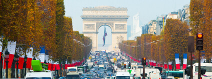 Paříž Champs-Elysees Foto: Mark III Photonics / Shutterstock