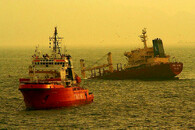 Potápějící se loď v Gibraltarském průlivu