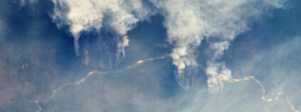 Hořící Amazonie Foto: NASA&apos;s Earth Observatory / Flickr.com
