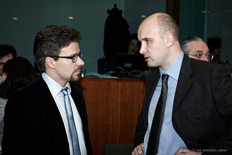 Marcin Korolec, polský ministr životního prostředí (vpravo), v pátek před jednáním Rady ministrů životního prostředí EU