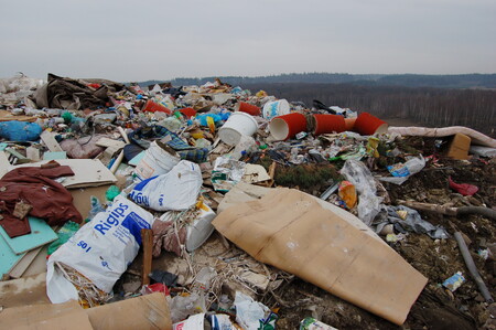 „Ti, kdo poctivě třídí a produkují minimální množství směsného odpadu, platí i za odpad těch, kdo netřídí vůbec,“ říká Daniel Vondrouš