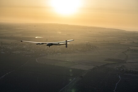 Letoun Solar Impulse 2 právě dosáhl starého kontinentu.
