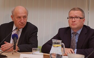 Jan Stráský, nový ředitel NP Šumava a ministr životního prostředí Tomáš Chalupa