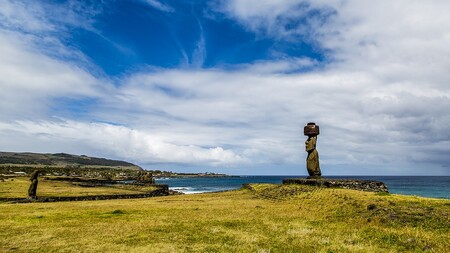 Kolem Velikonočního ostrova (na obrázku) vznikne velká mořská rezervace. Chráněná oblast bude na rozloze 720.000 kilometrů čtverečních, což je asi dvakrát tak velké území jako Německo. Ostrov, jemuž se v domorodém jazyce říká Rapa Nui, obývá asi 5000 lidí, z toho asi 40 procent tvoří Polynésané.
