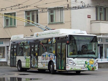 Hradecký a pardubický dopravní podnik pořídí deset trolejbusů za více než 130 milionů korun.