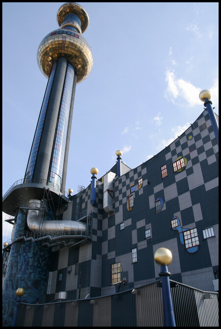 Součástí systému bude i vídeňská spalovna navržená architektem Hundertwasserem