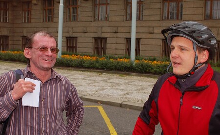 Čekám, kdy přijde první střet, řekl Miroslav Patrik. Na snímku je Miroslav Patrik spolu s ministřem Vítem Bártou před společnou cyklovyjížďkou Prahou.