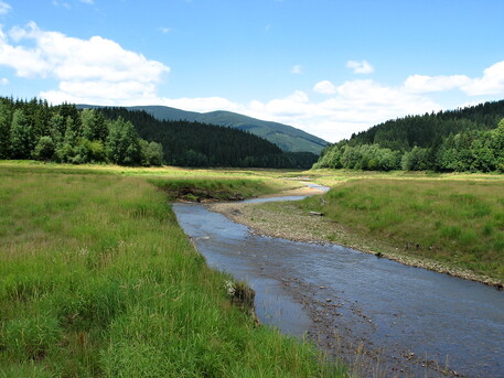 Zaklesnutí zásobní hladiny údolní nádrže Šance s pohledy do její zátopy