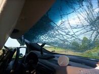 auto po srážce s jelenem