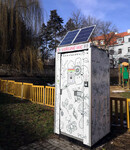 záchod v parku Hadovka