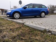 Parkovište s přerušeným obrobníkem