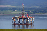 Staré ropné plošiny ve skotském Cromarty Firth