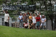Zahradníci, kteří obnovili Čelakovského sady