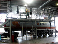 Mytí cisterny u společnosti Pražské služby