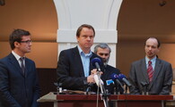 Martin Bursík na tiskové konferenci