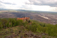 Pohled z Jezeří do Mostecké pánve