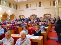 Veřejné projednání ÚP Prahy, happenning Sdružení Arnika před začátkem jednání.