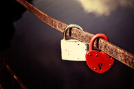 Visací zámek symbolizující lásku