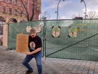 protest proti kácení javoru v Anenském trojúhelníku