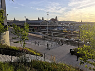 Praha hlavní nádraží od náměstí Winstona Churchilla