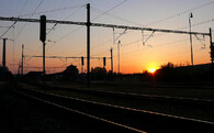 Západ slunce nad kolejemi