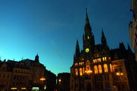 Osvětlená liberecká radnice v noci