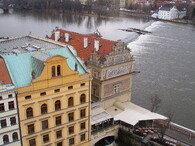 Novotného lávka a Muzeum Kampa na pražských nábřežích