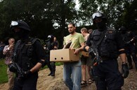 Pálení nosorožčích rohů v Zoo Dvůr Králové