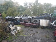 Skladování autovraků v Sezemicích na Pardubicku