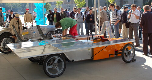 Solární vůz byl produktem studentů ČVUT.