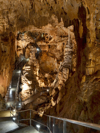 Dóm gigantů. Sem poprvé vstoupili objevitelé 14.4.1938.