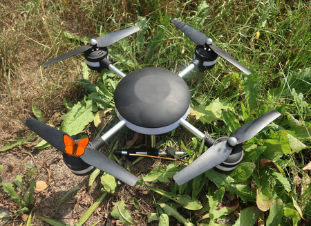 Vzhledem k velmi rychlému technologickému rozvoji a zlepšování cenové dostupnosti se stále více rozšiřuje použití tzv. dronů i mezi běžné fyzické osoby.