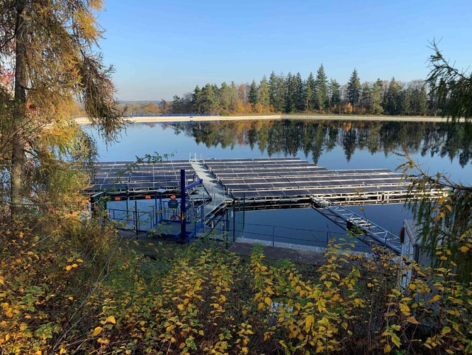 Plovoucí FVE Štěchovice.