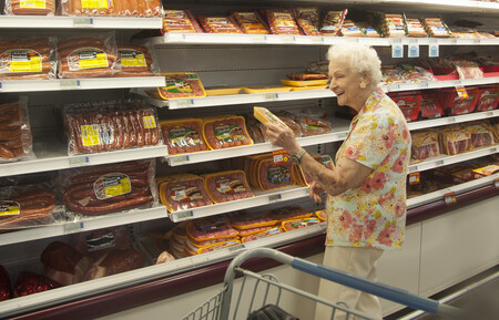 Podle mimořádných veterinárních opatření pro dovoz polského hovězího, která začala platit ve čtvrtek, musejí příjemci nechat maso vyšetřit v akreditované laboratoři na bakterie salmonely z poddruhu patogenního pro člověka.